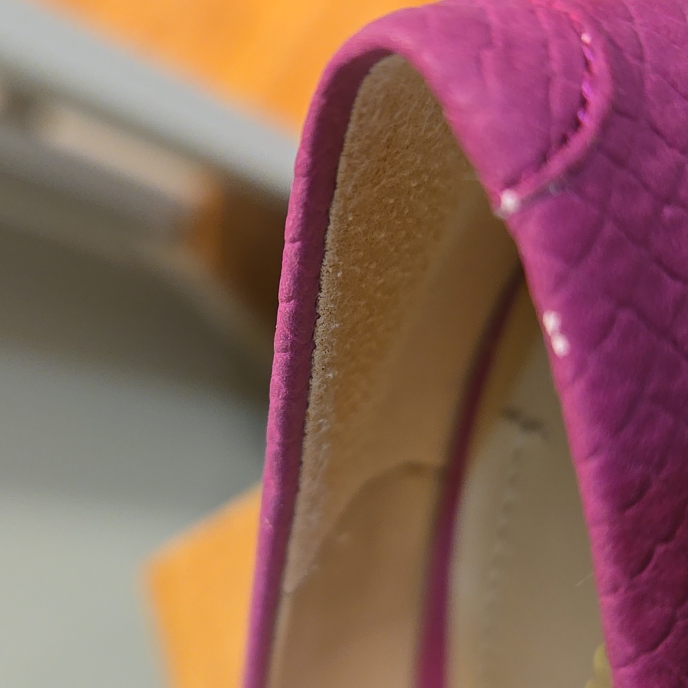BCBGeneration Vibrant Pink Textured Pointed Toe Heels Size 8.5 - Picture 14 of 16